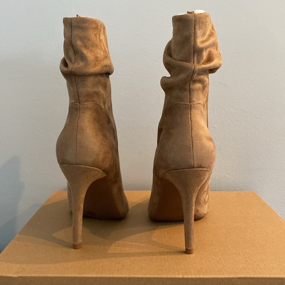 Jessica Simpson Hartzell Pointed Toe Heeled Slouch Booties Sandstone Size 7.5 - Picture 2 of 10